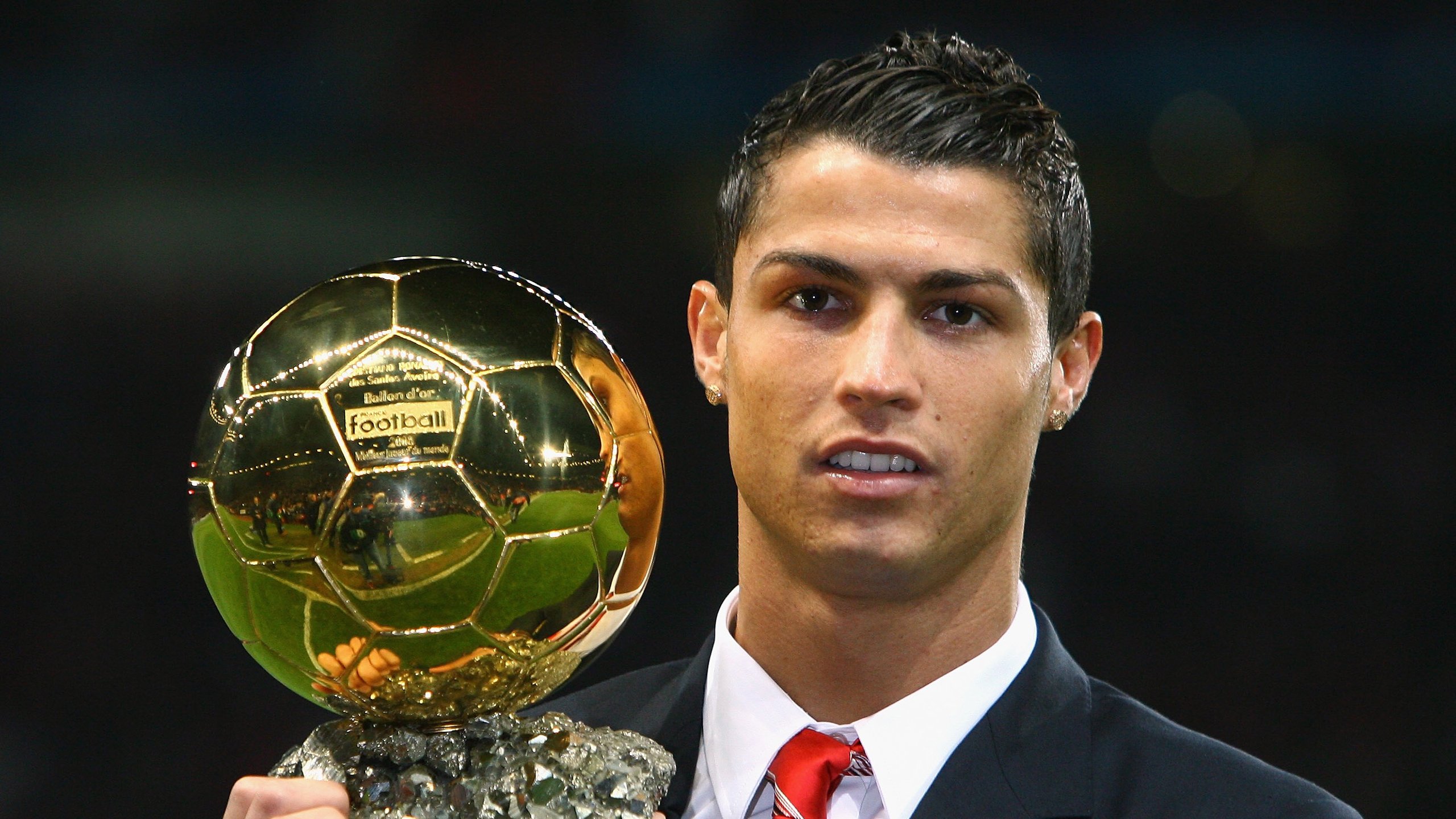 “天灾面前依然前行：极端环境中的英雄史诗”，面对天灾